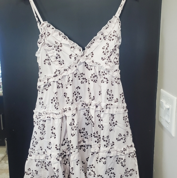Floral Print Ruffle Dress - Picture 4 of 10